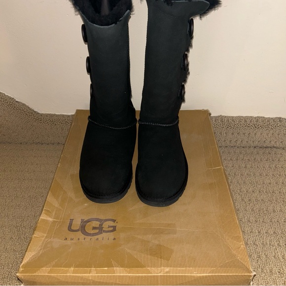 UGG Australia Black Bailey Button Triplet Boots - Picture 6 of 8